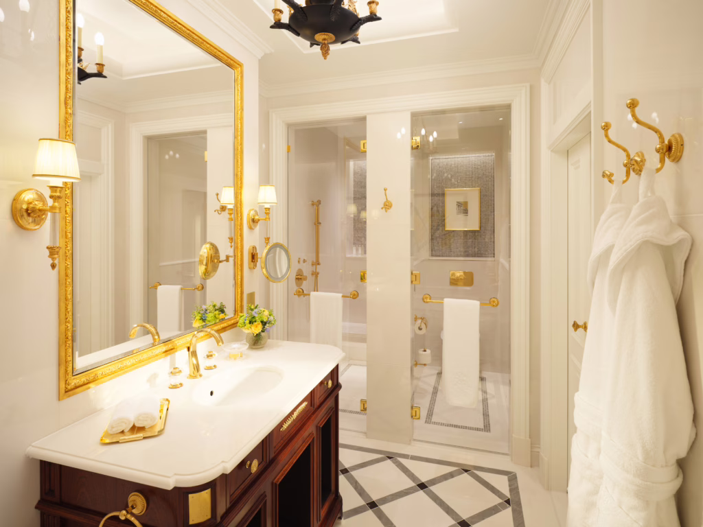 Deluxe Room Bathroom