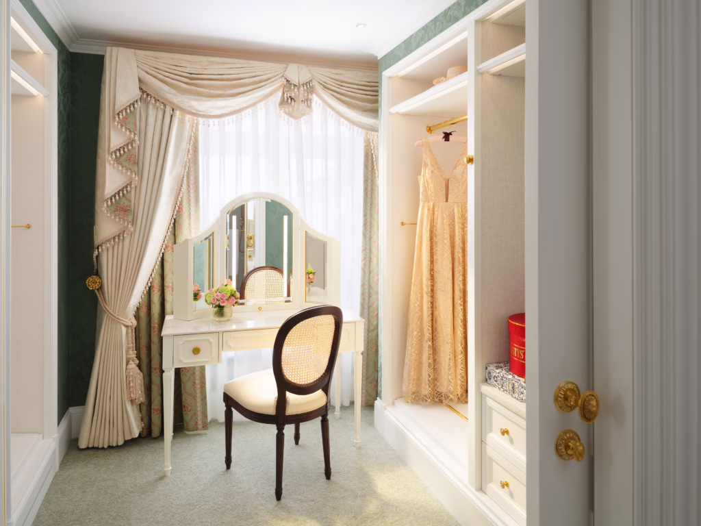 Grand Deluxe Room walk-in wardrobe